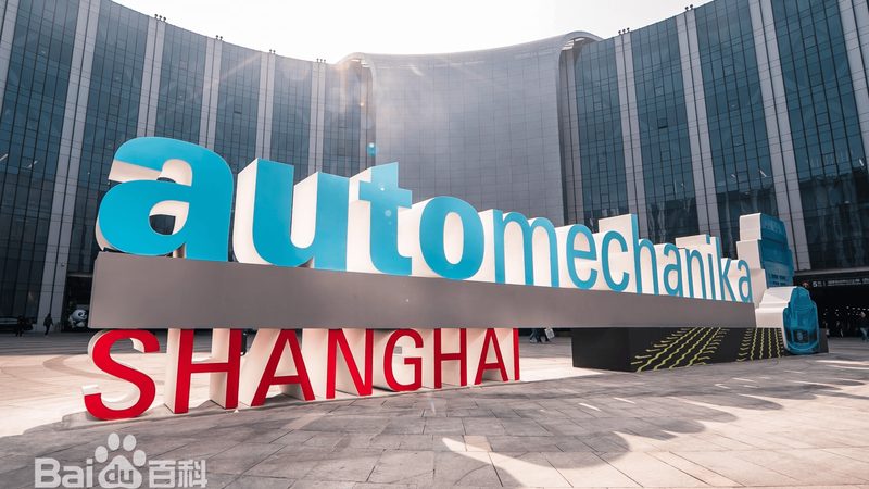 汽车摩托车灯具定制区别：专业定制与通用件的较量